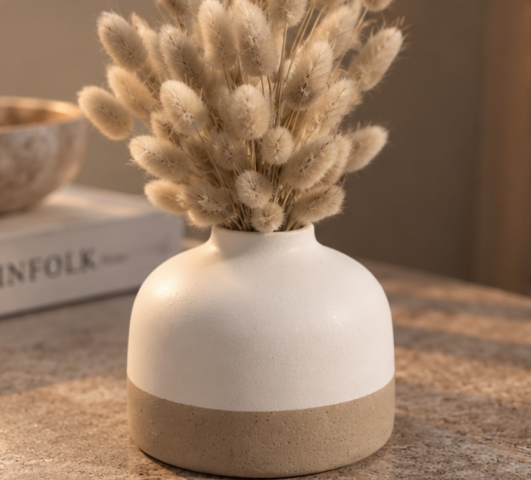 Cherivo Sahara vase set with dried bunny tails in a home setting
