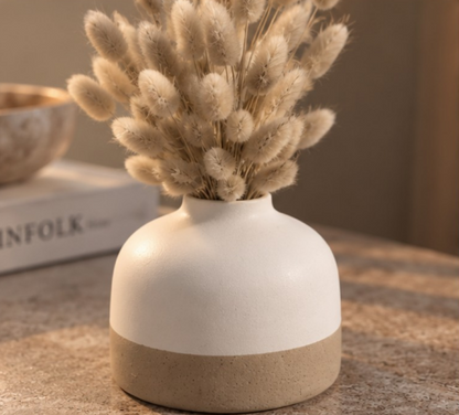 Cherivo Sahara vase set with dried bunny tails in a home setting